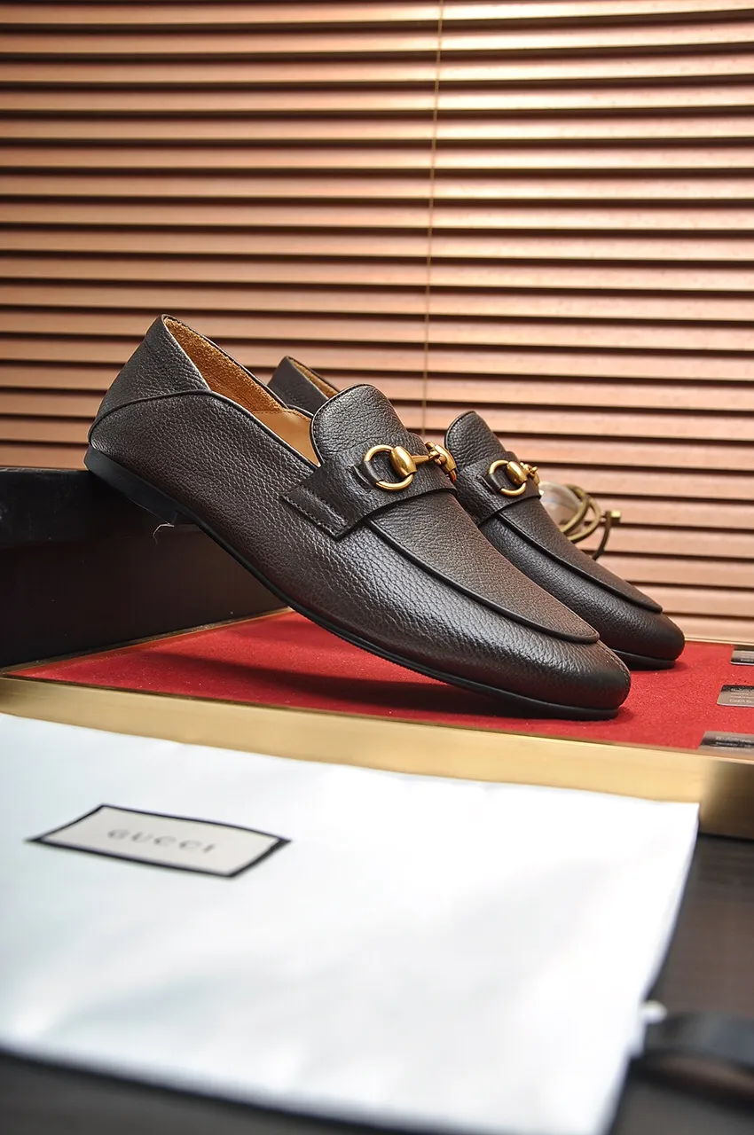 Men's shoes 💰520💶【GUCCI】 (High-end Niuli) New 🍀Gucci* - top version Gucci Peas shoes! Made of imported original cowhide, the inner top layer is comfortable cowhide lining! Original wear-resistant rubber outsole! High quality products! Code number 38-44!
